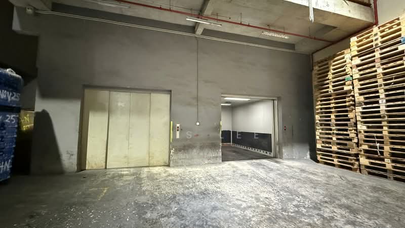 Near Tuas Checkpoint - Off AYE, , 107,000 sqft, Factory / Workshop (B2) For Sale, by Kris Lee, 500203439 - 2 cargo lifts - 4 ton each - CommercialGuru.com.sg