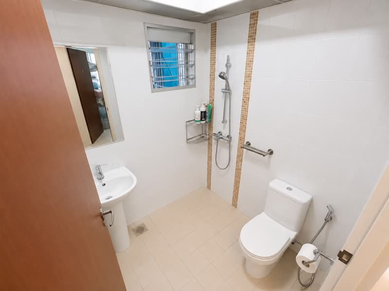 988C Buangkok Green, 988C Buangkok Green, 3 Bedrooms, 1,001 sqft, HDB Flat For Sale, by Mark Hong, 500203463 - Bathroom - PropertyGuru.com.sg