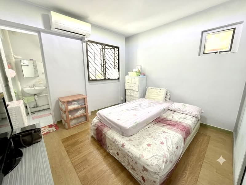 317 Hougang Avenue 7, 317 Hougang Avenue 7, 3 Bedrooms, 1,001 sqft, HDB Flat For Sale, by Ashley Thio, 500203467 - Bedroom - PropertyGuru.com.sg