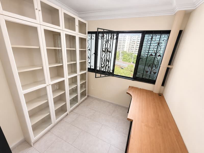 663C Jurong West Street 65, 663C Jurong West Street 65, 3 Bedrooms, 1,184 sqft, HDB Flat For Sale, by Nigel Chow, 500203476 - Balcony - PropertyGuru.com.sg