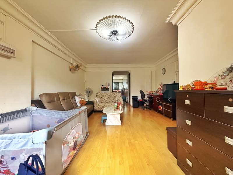 621 Ang Mo Kio Avenue 9, 621 Ang Mo Kio Avenue 9, 3 Bedrooms, 990 sqft, HDB Flat For Sale, by Liew Derrick, 500203481 - Living Room - PropertyGuru.com.sg