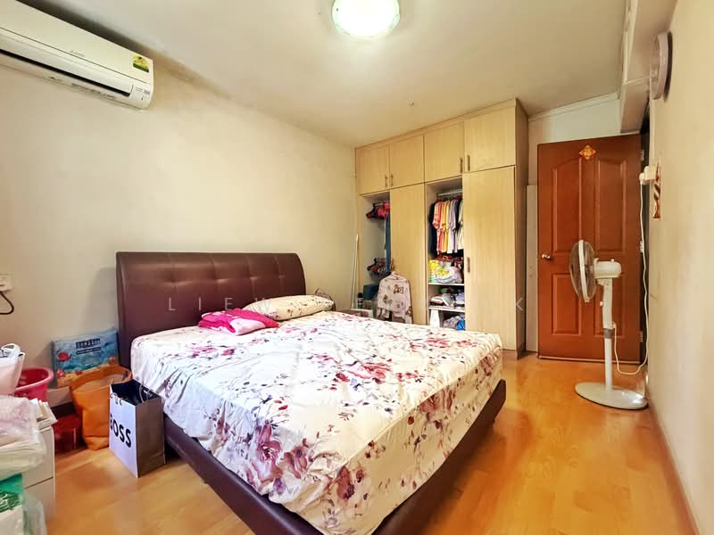 621 Ang Mo Kio Avenue 9, 621 Ang Mo Kio Avenue 9, 3 Bedrooms, 990 sqft, HDB Flat For Sale, by Liew Derrick, 500203481 - Bedroom - PropertyGuru.com.sg