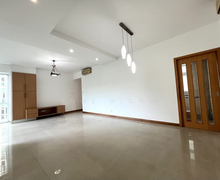 Summerhill, 52 Hume Avenue, 3 Bedrooms, 1,302 sqft, Condominium For Sale, by Anne Hicks, 500203486 - View towards Kitchen from entrance foyer - PropertyGuru.com.sg