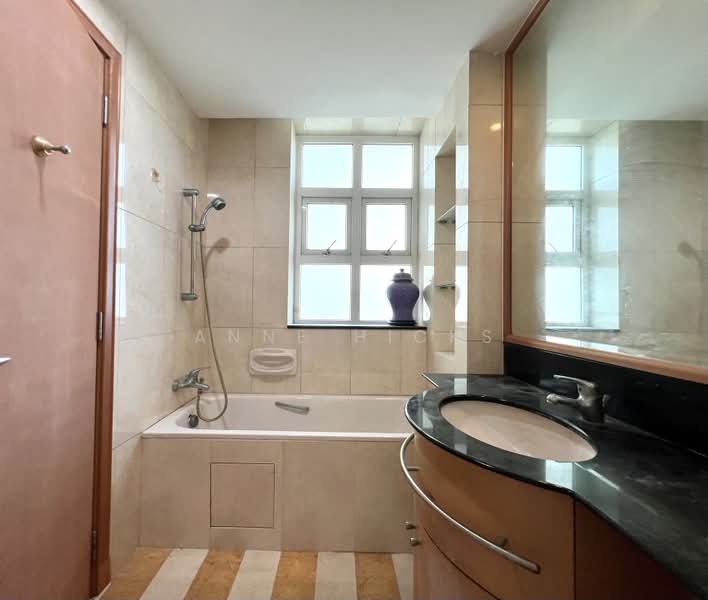 Summerhill, 52 Hume Avenue, 3 Bedrooms, 1,302 sqft, Condominium For Sale, by Anne Hicks, 500203486 - Master Bathroom - PropertyGuru.com.sg