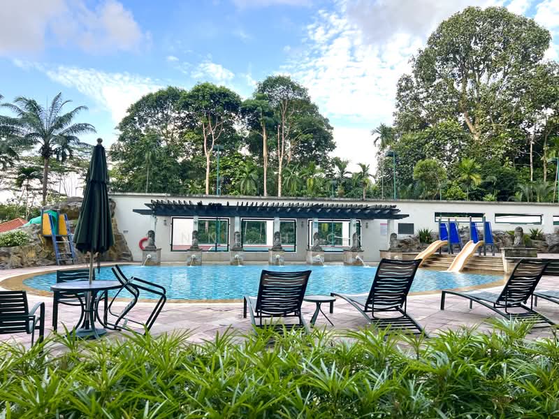 Summerhill, 52 Hume Avenue, 3 Bedrooms, 1,302 sqft, Condominium For Sale, by Anne Hicks, 500203486 - Small children's Pool - PropertyGuru.com.sg