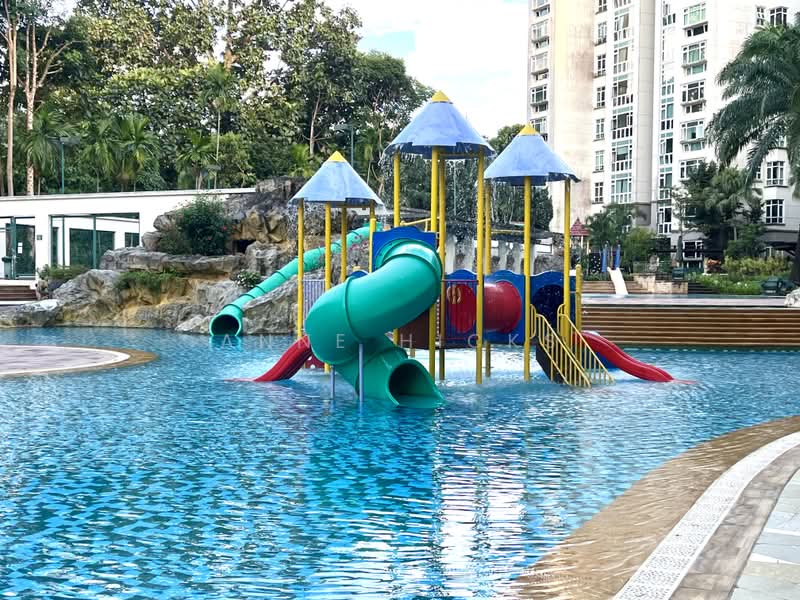 Summerhill, 52 Hume Avenue, 3 Bedrooms, 1,302 sqft, Condominium For Sale, by Anne Hicks, 500203486 - Older children's Pool - PropertyGuru.com.sg
