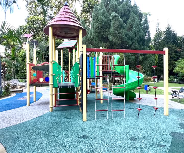 Summerhill, 52 Hume Avenue, 3 Bedrooms, 1,302 sqft, Condominium For Sale, by Anne Hicks, 500203486 - Children's playground - PropertyGuru.com.sg
