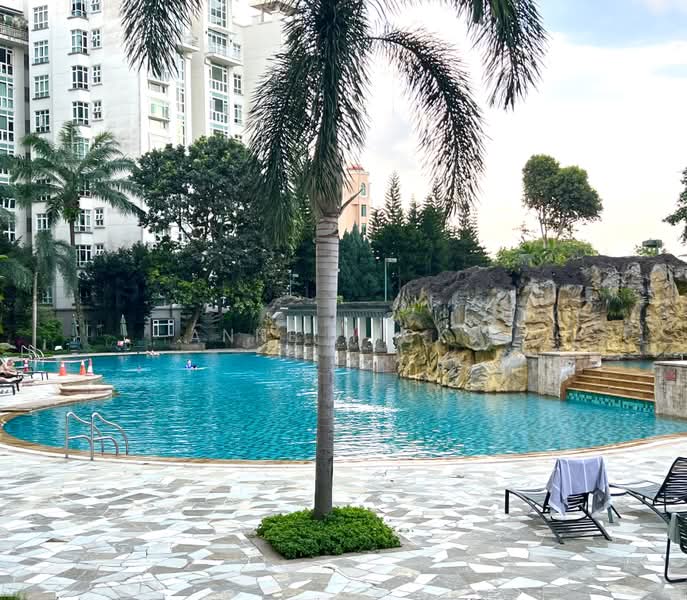 Summerhill, 52 Hume Avenue, 3 Bedrooms, 1,302 sqft, Condominium For Sale, by Anne Hicks, 500203486 - Main pool - PropertyGuru.com.sg