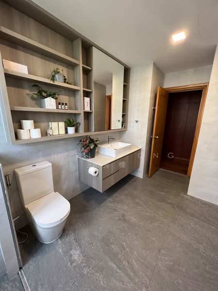 Manhattan Mansions, 76 Grange Road, 3 Bedrooms, 1,485 sqft, Apartment For Rent, by Shirley Ong 王秀榛, 500203493 - Bathroom - PropertyGuru.com.sg