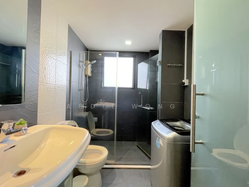 Central Green, 9 Jalan Membina, Room Rental, 400 sqft, Condominium For Rent, by Addie Wong, 500203494 - Bathroom - PropertyGuru.com.sg