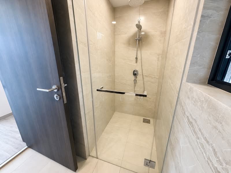 Riverfront Residences, 55 Hougang Avenue 7, 3 Bedrooms, 1,109 sqft, Condominium For Sale, by Ian Lim, 500203496 - Bathroom - PropertyGuru.com.sg