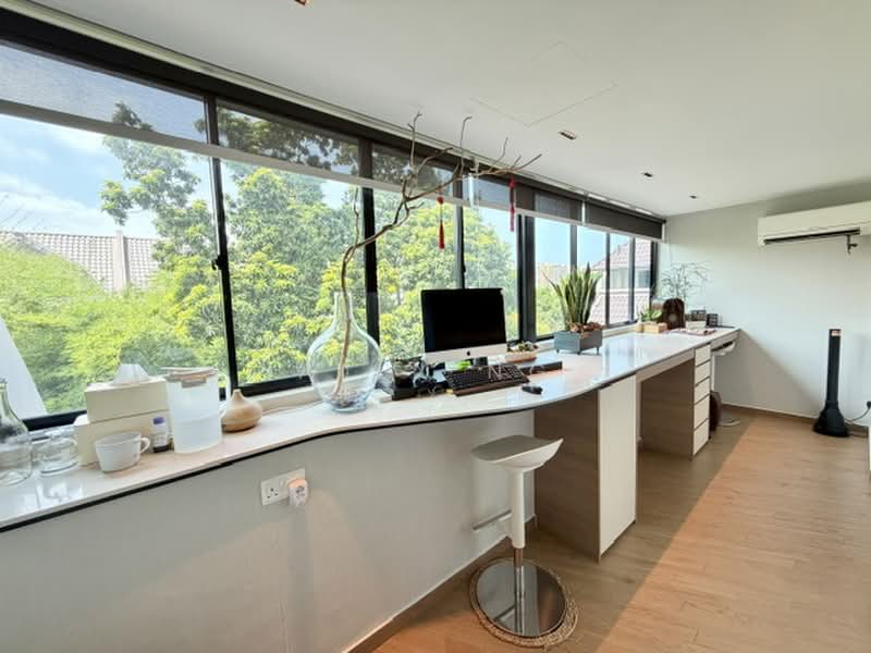 Move in Condition, 2.5sty + Basement, Good layout, Privacy, Good Quality Material used, Bedok Estate, Changi Road Estate, 5 Bedrooms, 2,325 sqft, Cluster House For Sale, by Alex Ng, 500203499 - Study - PropertyGuru.com.sg