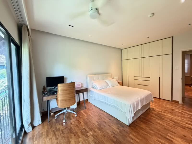 Move in Condition, 2.5sty + Basement, Good layout, Privacy, Good Quality Material used, Bedok Estate, Changi Road Estate, 5 Bedrooms, 2,325 sqft, Cluster House For Sale, by Alex Ng, 500203499 - Bedroom - PropertyGuru.com.sg
