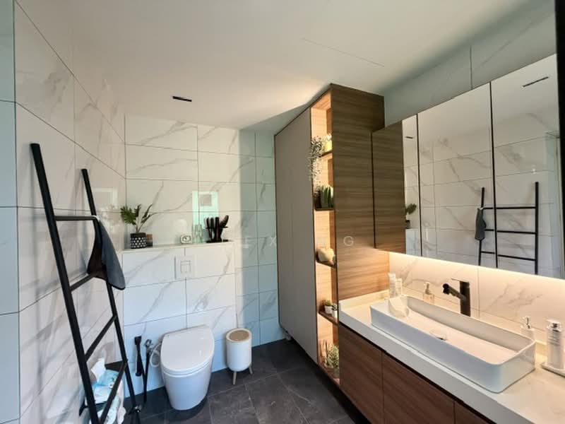 Move in Condition, 2.5sty + Basement, Good layout, Privacy, Good Quality Material used, Bedok Estate, Changi Road Estate, 5 Bedrooms, 2,325 sqft, Cluster House For Sale, by Alex Ng, 500203499 - Bathroom - PropertyGuru.com.sg