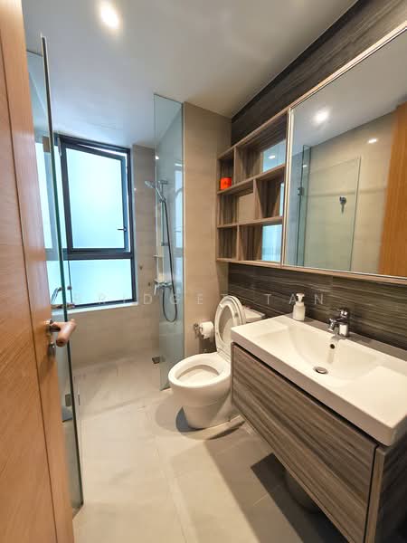 Coco Palms, 15 Pasir Ris Grove, 2 Bedrooms, 743 sqft, Condominium For Sale, by Bridget Tan, 500203503 - Bathroom - PropertyGuru.com.sg