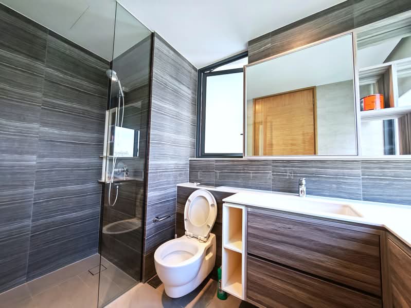 Coco Palms, 15 Pasir Ris Grove, 2 Bedrooms, 743 sqft, Condominium For Sale, by Bridget Tan, 500203503 - Bathroom - PropertyGuru.com.sg