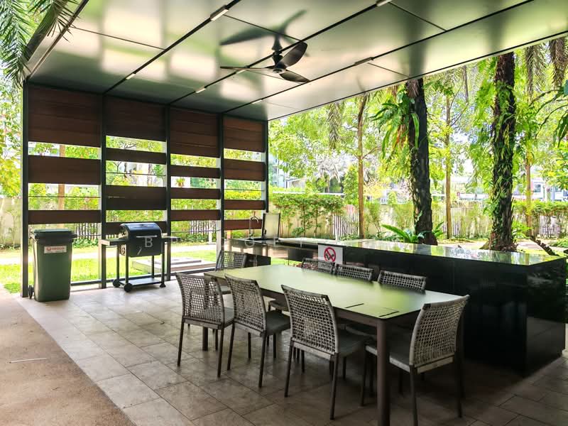 Coco Palms, 15 Pasir Ris Grove, 2 Bedrooms, 743 sqft, Condominium For Sale, by Bridget Tan, 500203503 - Exterior - PropertyGuru.com.sg