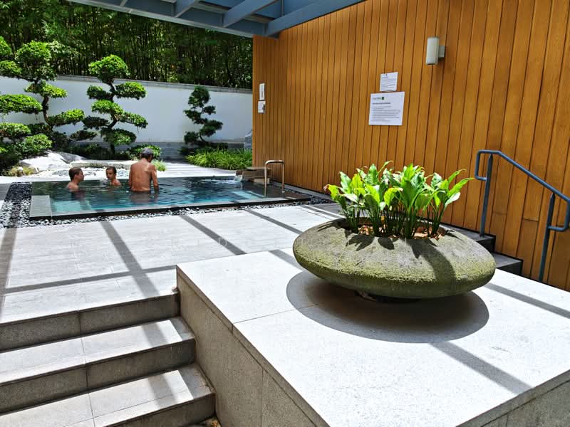 Coco Palms, 15 Pasir Ris Grove, 2 Bedrooms, 743 sqft, Condominium For Sale, by Bridget Tan, 500203503 - Pool - PropertyGuru.com.sg