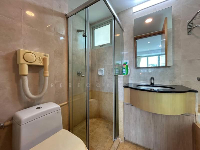 Queens, 16 Stirling Road, Alexandra / Commonwealth, Room Rental, 250 sqft, Condominium For Rent, by Rebecca Lee, 500203507 - Bathroom - PropertyGuru.com.sg