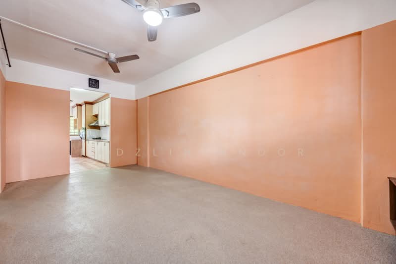 246 Hougang Street 22, 246 Hougang Street 22, 2 Bedrooms, 721 sqft, HDB Flat For Sale, by Fadzlin MNoor, 500203515 - Kitchen - PropertyGuru.com.sg