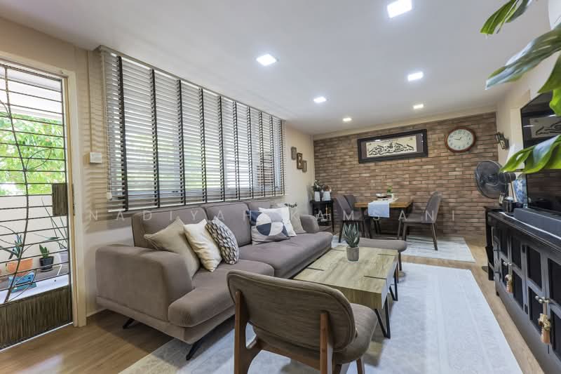 122 Bedok Reservoir Road, 122 Bedok Reservoir Road, Bedok / Upper East Coast, 3 Bedrooms, 904 sqft, HDB Flat For Sale, by Nadiyah Kamsani, 500203521 - Living Room - PropertyGuru.com.sg