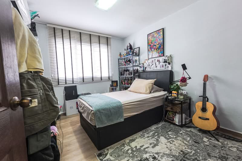 122 Bedok Reservoir Road, 122 Bedok Reservoir Road, Bedok / Upper East Coast, 3 Bedrooms, 904 sqft, HDB Flat For Sale, by Nadiyah Kamsani, 500203521 - Bedroom - PropertyGuru.com.sg