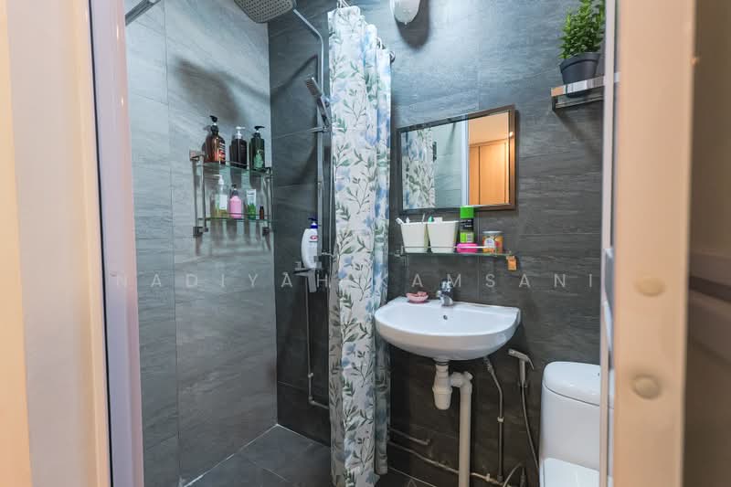 122 Bedok Reservoir Road, 122 Bedok Reservoir Road, Bedok / Upper East Coast, 3 Bedrooms, 904 sqft, HDB Flat For Sale, by Nadiyah Kamsani, 500203521 - Bathroom - PropertyGuru.com.sg