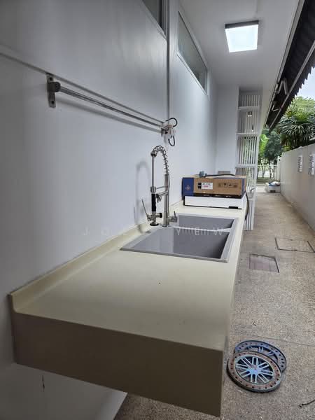 Seletar Hills Estate, Saraca Road, 6 Bedrooms, 4,200 sqft, Bungalow House For Rent, by Joey Yew, 500203522 - Outdoor Kitchen - New open gas stove - PropertyGuru.com.sg