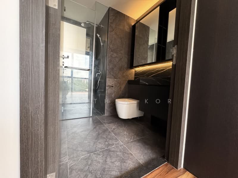 Hyll on Holland, 99 Holland Road, 2 Bedrooms, 700 sqft, Condominium For Rent, by Cynthia Kor, 500203523 - Master Bathroom - PropertyGuru.com.sg