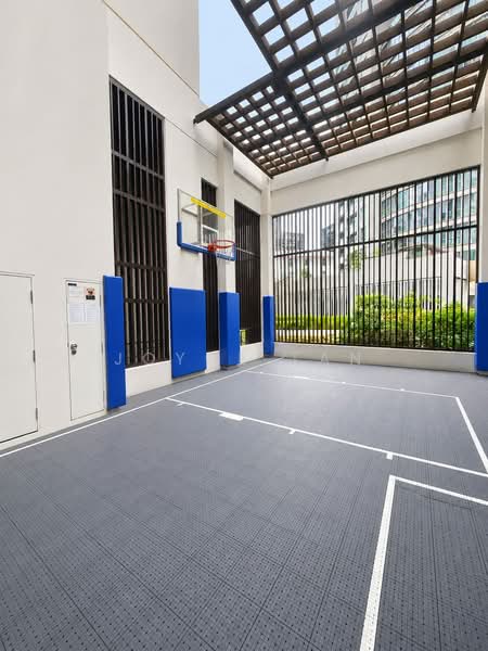 Amaryllis Ville, 20 Newton Road, 3 Bedrooms, 1,378 sqft, Condominium For Sale, by Joyce Tan, 500203527 - Basketball Court - PropertyGuru.com.sg