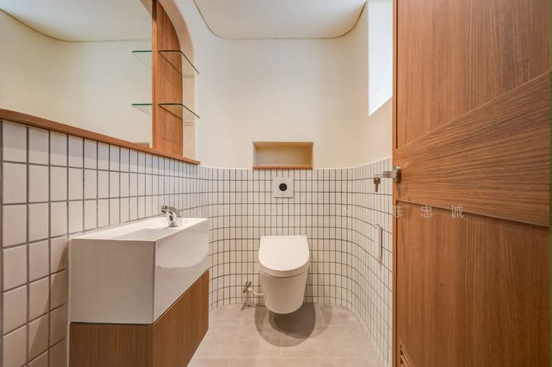 ❤️ PRIME! Renovated Investment Shophouse Tenanted, South Bridge Road / Telok Ayer / Amoy Street / Club Street, 3,258 sqft, Shop / Shophouse For Sale, by Loyalle Chin 陈忠诚, 500203535 - Bathroom - CommercialGuru.com.sg