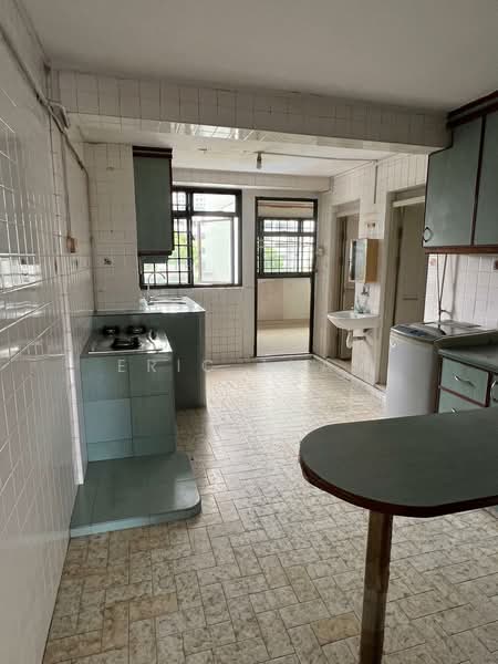 9 Lorong 7 Toa Payoh, 9 Lorong 7 Toa Payoh, 2 Bedrooms, 710 sqft, HDB Flat For Sale, by Eric Tham, 500203539 - Kitchen - PropertyGuru.com.sg