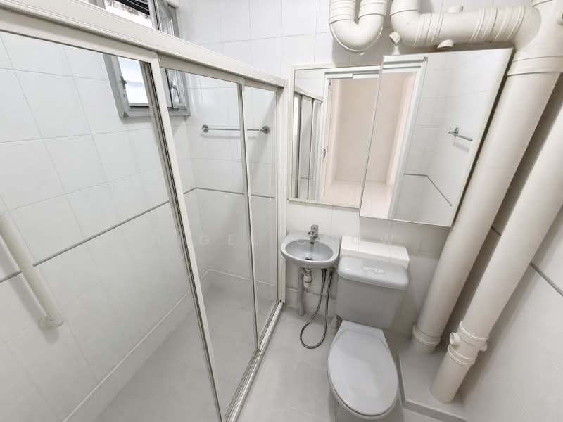 5 Farrer Road, 5 Farrer Road, 3 Bedrooms, 1,324 sqft, HDB Flat For Sale, by Nigel Chow, 500203540 - Bathroom - PropertyGuru.com.sg