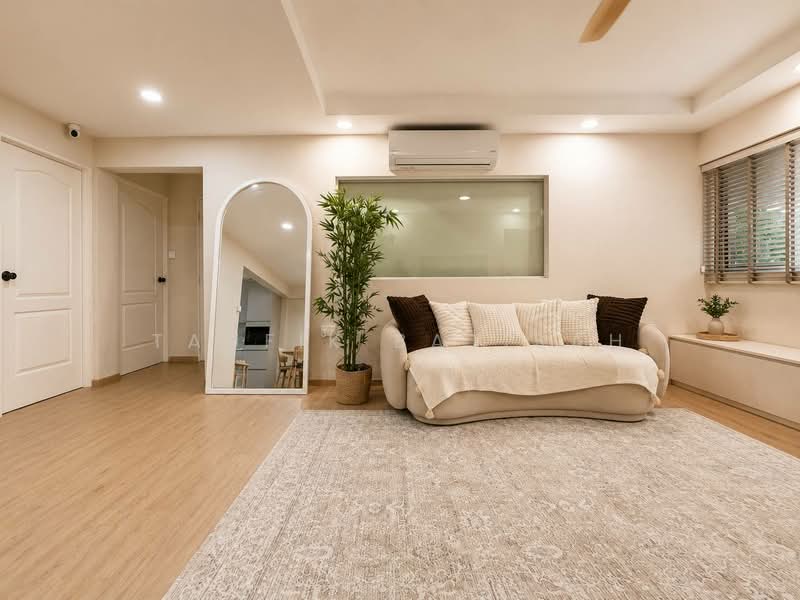 913 Tampines Street 91, 913 Tampines Street 91, 3 Bedrooms, 1,119 sqft, HDB Flat For Sale, by Taufik Batisah, 500203541 - Living Room - PropertyGuru.com.sg