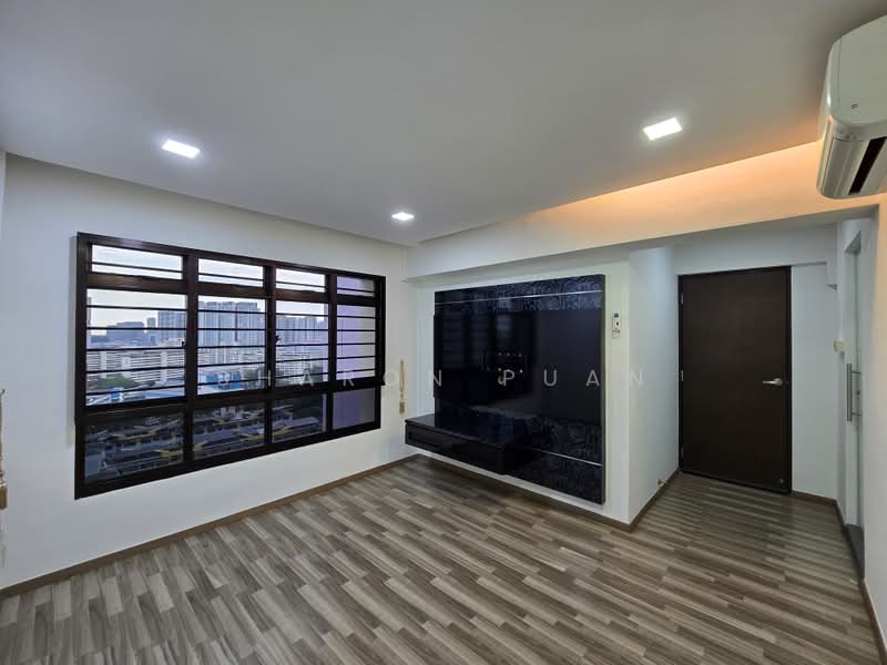 19 Jalan Tenteram, 19 Jalan Tenteram, 3 Bedrooms, 1,130 sqft, HDB Flat For Sale, by Sharon Puan, 500203552 - Living Room - PropertyGuru.com.sg
