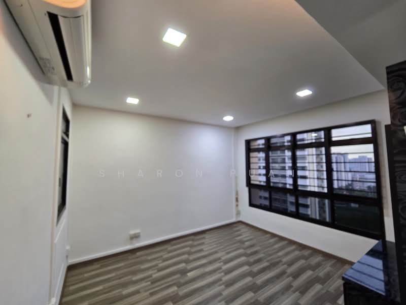 19 Jalan Tenteram, 19 Jalan Tenteram, 3 Bedrooms, 1,130 sqft, HDB Flat For Sale, by Sharon Puan, 500203552 - Living Room - PropertyGuru.com.sg