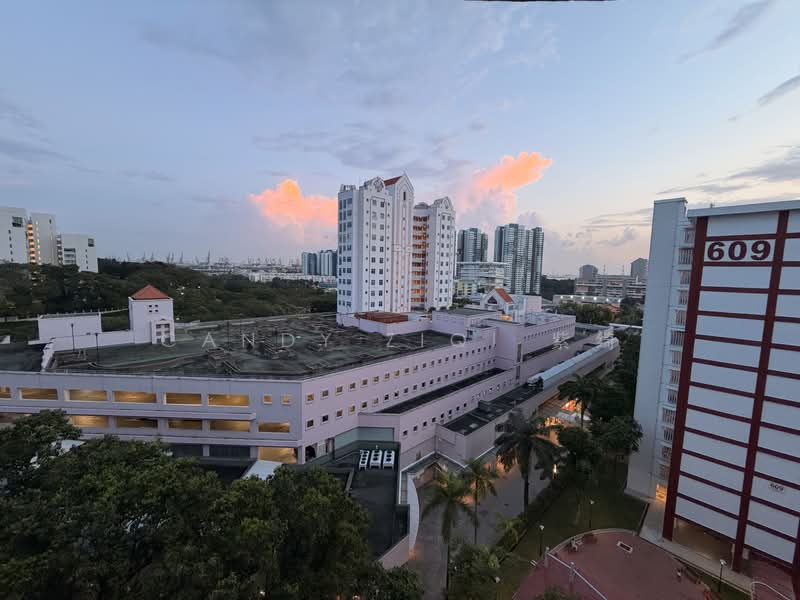 608 Clementi West Street 1, 608 Clementi West Street 1, 2 Bedrooms, 720 sqft, HDB Flat For Sale, by Candy ZiQi 紫绮, 500203559 - Exterior - PropertyGuru.com.sg