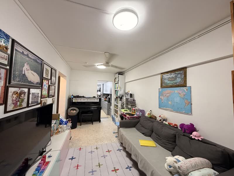 608 Clementi West Street 1, 608 Clementi West Street 1, 2 Bedrooms, 720 sqft, HDB Flat For Sale, by Candy ZiQi 紫绮, 500203559 - Living Room - PropertyGuru.com.sg