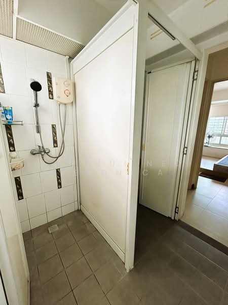 420 Clementi Avenue 1, 420 Clementi Avenue 1, Room Rental, 120 sqft, HDB Flat For Rent, by Tan Hui Neo Veronica, 500203580 - Bathroom - PropertyGuru.com.sg