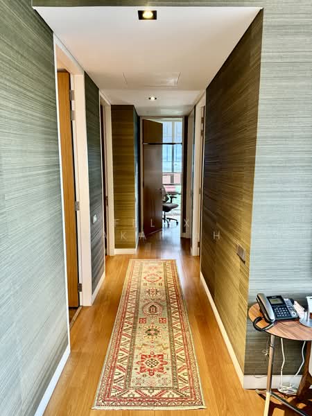Hilltops, 99 Cairnhill Circle, 3 Bedrooms, 1,593 sqft, Condominium For Sale, by Felix Zakariah, 500203593 - Corridor - PropertyGuru.com.sg