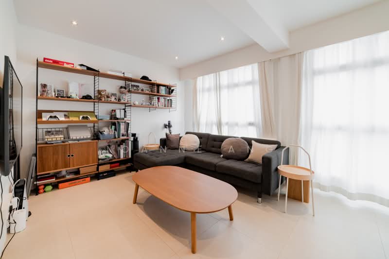 53 Strathmore Avenue, 53 Strathmore Avenue, 3 Bedrooms, 893 sqft, HDB Flat For Sale, by Joanne Ang, 500203594 - Living Room - PropertyGuru.com.sg