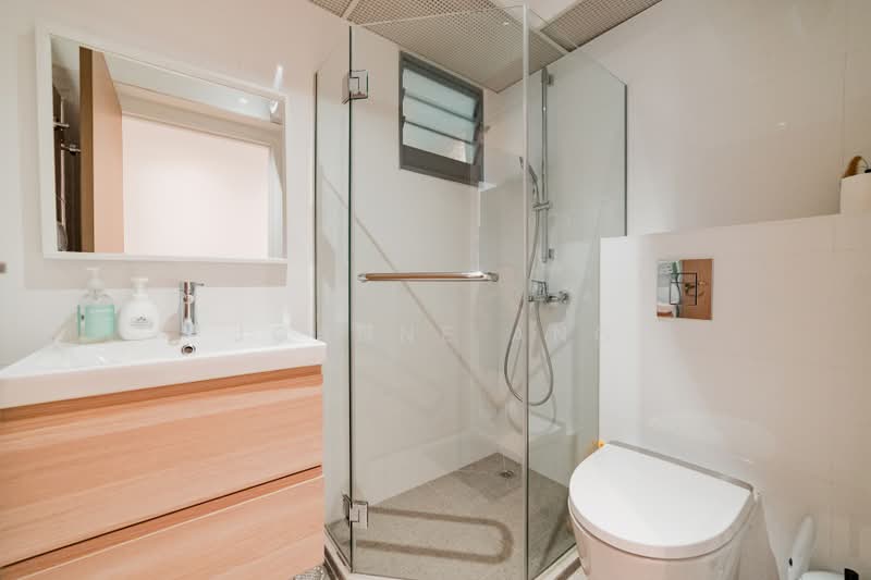 53 Strathmore Avenue, 53 Strathmore Avenue, 3 Bedrooms, 893 sqft, HDB Flat For Sale, by Joanne Ang, 500203594 - Bathroom - PropertyGuru.com.sg