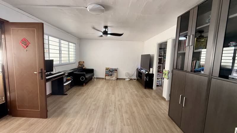 111 Mcnair Road, 111 Mcnair Road, 3 Bedrooms, 904 sqft, HDB Flat For Sale, by Sonia Ong, 500203597 - Living Room - PropertyGuru.com.sg