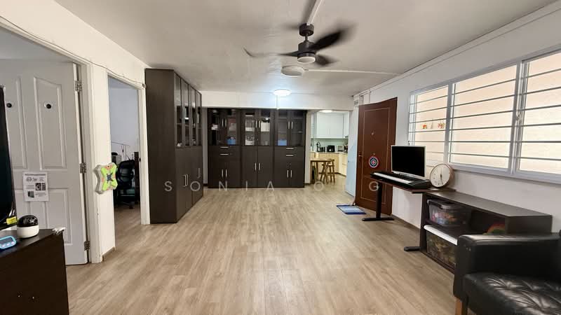 111 Mcnair Road, 111 Mcnair Road, 3 Bedrooms, 904 sqft, HDB Flat For Sale, by Sonia Ong, 500203597 - Living Room - PropertyGuru.com.sg