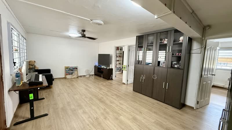 111 Mcnair Road, 111 Mcnair Road, 3 Bedrooms, 904 sqft, HDB Flat For Sale, by Sonia Ong, 500203597 - Living Room - PropertyGuru.com.sg