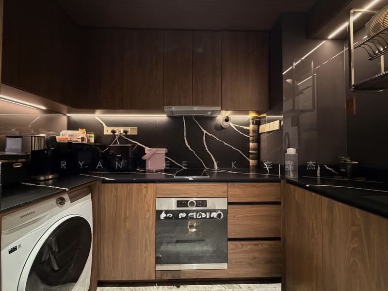 The Commodore, 59 Canberra Drive, 2 Bedrooms, 743 sqft, Condominium For Rent, by Ryan Lee KK 李嘉杰, 500203601 - Kitchen - PropertyGuru.com.sg