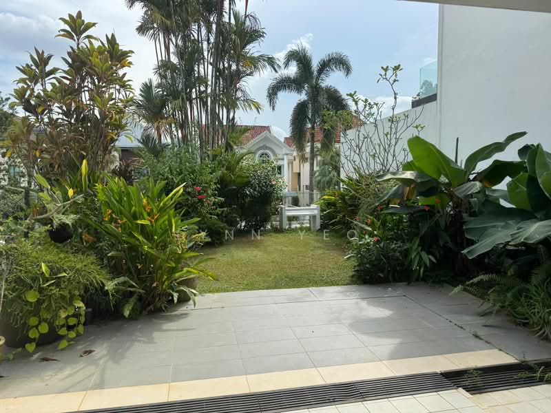 Sian Tuan Avenue, Sian Tuan Avenue, Clementi Park / Upper Bukit Timah, 5 Bedrooms, 3,300 sqft, Semi-Detached House For Rent, by Lynn Yeo, 500203604 - Garden - PropertyGuru.com.sg