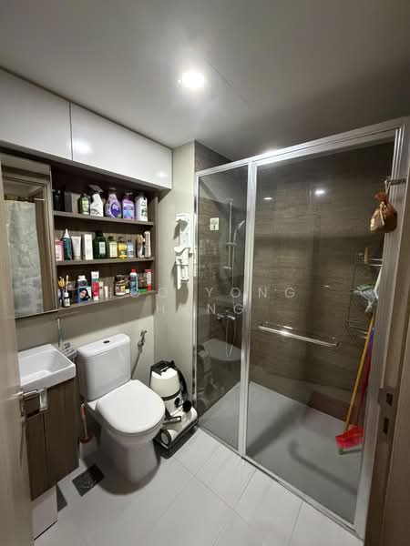 Sol Acres, 8 Choa Chu Kang Grove, 3 Bedrooms, 1,066 sqft, Executive Condominium For Sale, by Hoo Yong Heng, 500203609 - Bathroom - PropertyGuru.com.sg