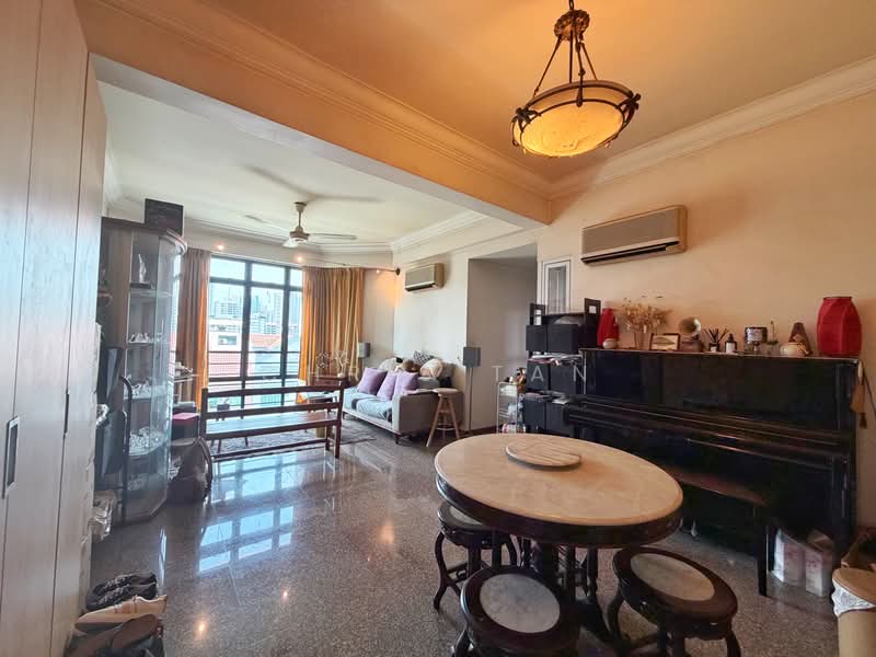 Regal Court, 17 Kim Keat Road, 2 Bedrooms, 915 sqft, Apartment For Sale, by Chris Tan, 500203612 - Living Room - PropertyGuru.com.sg
