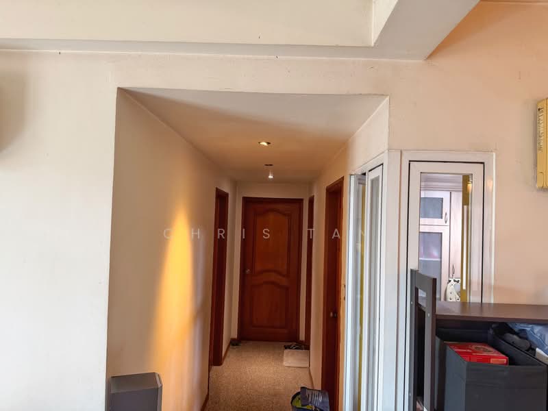 Regal Court, 17 Kim Keat Road, 2 Bedrooms, 915 sqft, Apartment For Sale, by Chris Tan, 500203612 - Corridor - PropertyGuru.com.sg